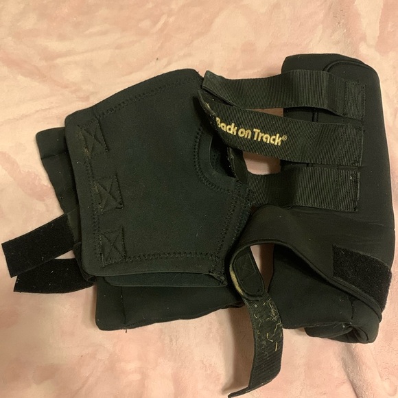 Back On Track Horse Black Boots Size M - Picture 1 of 1